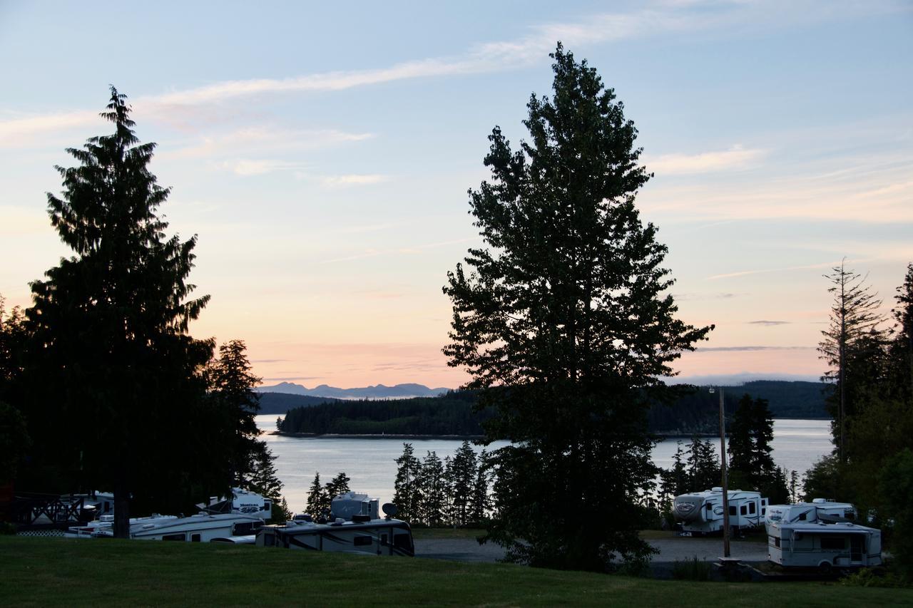 Cedar Park Resort Port McNeill 외부 사진